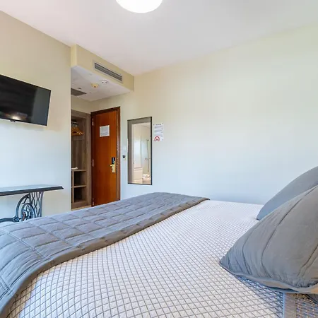 Montmar Hotel 3*